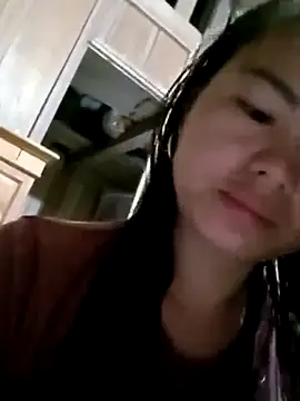 Snapshot of emly-xinh18 chatting on October 21, 11:22 am emly-xinh18 online show from October 21, 11:22 am