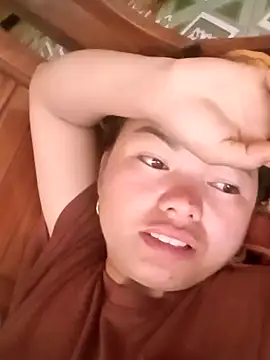 Snapshot of emly-xinh18 chatting on October 28, 7:01 am emly-xinh18 online show from October 28, 7:01 am