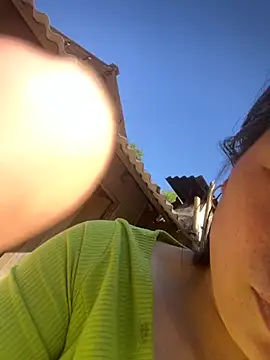 Snapshot of Qinjid002 chatting on November 30, 7:12 am Qinjid002 online show from November 30, 7:12 am