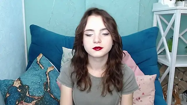 VivienneRo online show from September 20, 4:46 am