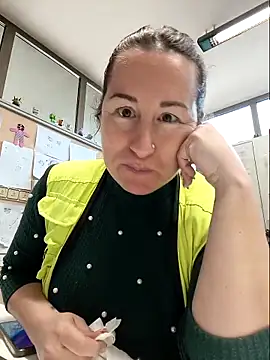 bichota85 online show from March 12, 12:44 pm