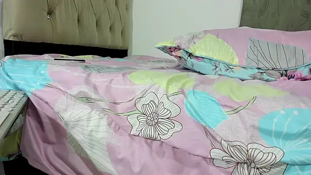 Snapshot of brandy_h9 chatting on October 22, 2:34 am brandy h9 online show from October 22, 2:34 am