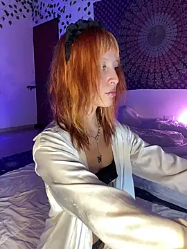 Nymphel1Moth online show from September 25, 2:15 am