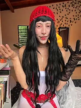 Nymphel1Moth online show from November 4, 10:20 pm