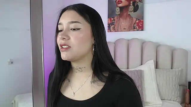Snapshot of miawhite_x1 chatting on October 20, 1:55 pm miawhite x1 online show from October 20, 1:55 pm
