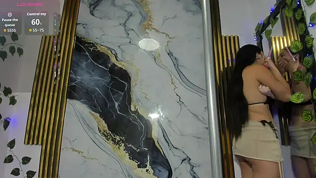 Snapshot of brittanyy20 chatting on November 6, 9:32 am brittanyy20 online show from November 6, 9:32 am