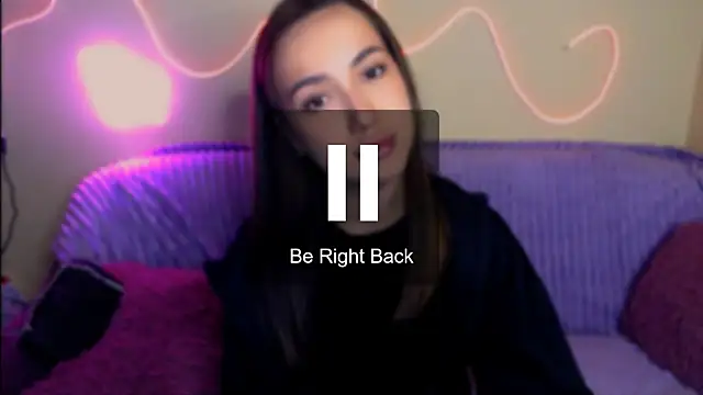 Snapshot of Mia_cutie77 chatting on October 20, 9:21 am Mia cutie77 online show from October 20, 9:21 am