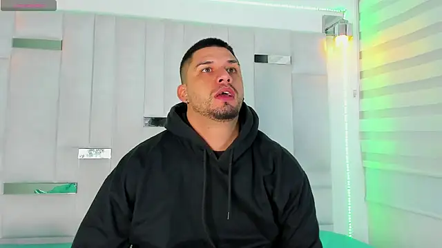 Snapshot of Jacob19_ chatting on October 7, 11:40 am Jacob19  online show from October 7, 11:40 am