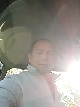 Snapshot of hugoboys4576 chatting on September 18, 7:32 am hugoboys4576 online show from September 18, 7:32 am