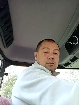 Snapshot of hugoboys4576 chatting on October 1, 8:20 am hugoboys4576 online show from October 1, 8:20 am