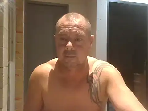 Snapshot of hugoboys4576 chatting on October 7, 7:00 pm hugoboys4576 online show from October 7, 7:00 pm