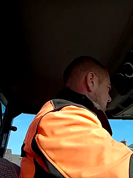 Snapshot of hugoboys4576 chatting on October 10, 8:57 am hugoboys4576 online show from October 10, 8:57 am