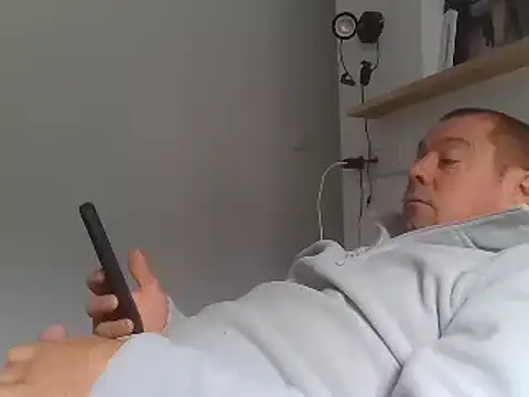 Snapshot of hugoboys4576 chatting on October 28, 11:14 am hugoboys4576 online show from October 28, 11:14 am