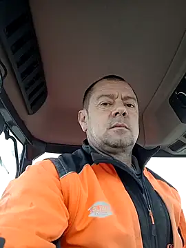 Snapshot of hugoboys4576 chatting on November 18, 8:52 am hugoboys4576 online show from November 18, 8:52 am