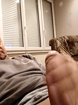 Snapshot of hugoboys4576 chatting on November 20, 6:24 am hugoboys4576 online show from November 20, 6:24 am