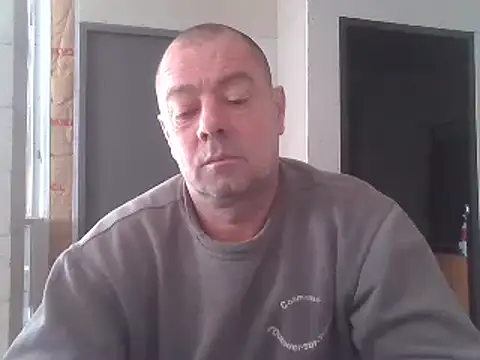 Snapshot of hugoboys4576 chatting on November 24, 11:32 am hugoboys4576 online show from November 24, 11:32 am