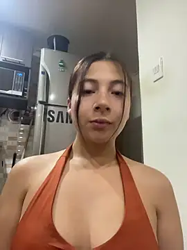 Snapshot of Karlee_Grey1 chatting on November 9, 10:41 pm Karlee Grey1 online show from November 9, 10:41 pm