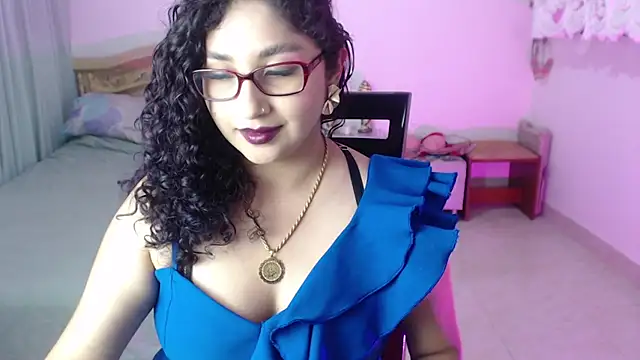 Snapshot of Gia_Dior chatting on October 1, 11:55 pm Gia Dior online show from October 1, 11:55 pm