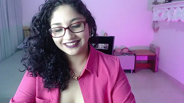 Snapshot of Gia_Dior chatting on October 3, 12:07 am Gia Dior online show from October 3, 12:07 am