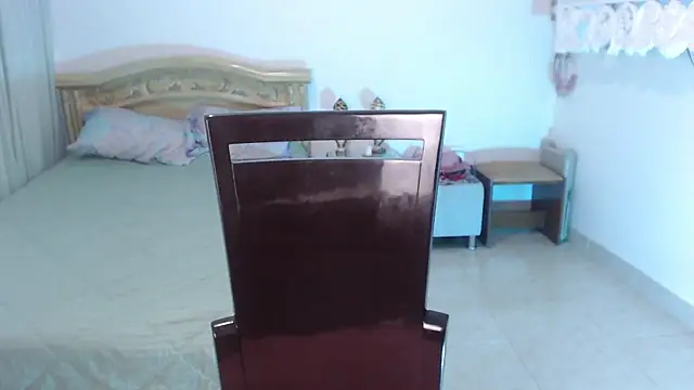 Snapshot of Gia_Dior chatting on October 3, 9:12 pm Gia Dior online show from October 3, 9:12 pm