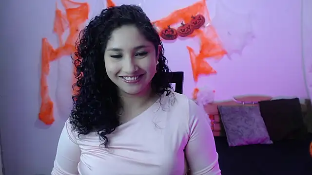 Snapshot of Gia_Dior chatting on October 23, 11:14 pm Gia Dior online show from October 23, 11:14 pm