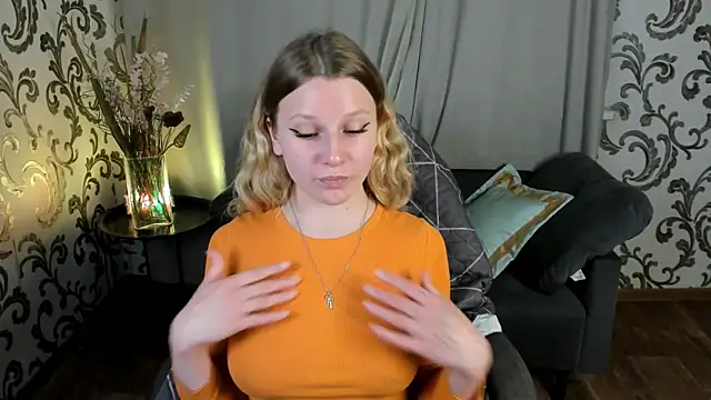  Velvet peach  online show from October 21, 11:55 am