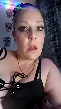 Snapshot of curvybabe88 chatting on November 25, 1:05 am curvybabe88 online show from November 25, 1:05 am