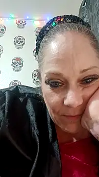 Snapshot of curvybabe88 chatting on November 26, 6:36 am curvybabe88 online show from November 26, 6:36 am