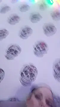 Snapshot of curvybabe88 chatting on December 2, 8:48 pm curvybabe88 online show from December 2, 8:48 pm