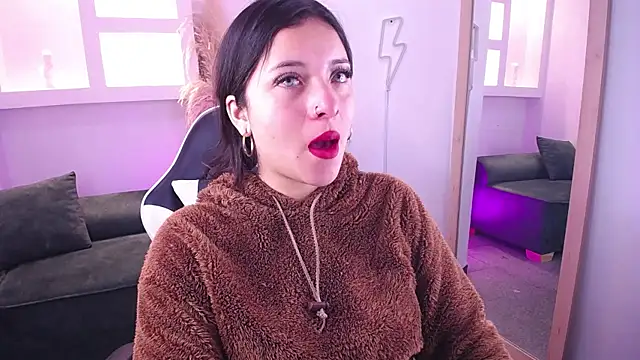 Scarlett as online show from October 16, 1:45 pm