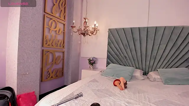 Snapshot of Elii_cartter chatting on September 25, 9:51 pm Elii cartter online show from September 25, 9:51 pm