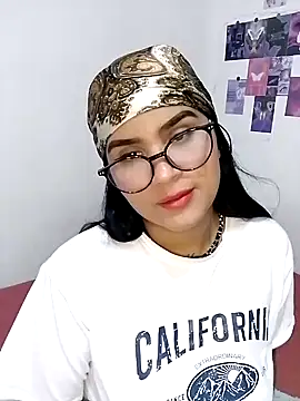 Snapshot of Renata_Zoe chatting on September 27, 1:21 am Renata Zoe online show from September 27, 1:21 am