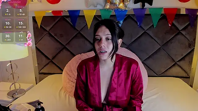 Snapshot of MeganMyerss_ chatting on September 27, 8:03 pm MeganMyerss online show from September 27, 8:03 pm