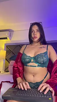 Snapshot of MeganMyerss_ chatting on October 13, 8:53 pm MeganMyerss online show from October 13, 8:53 pm