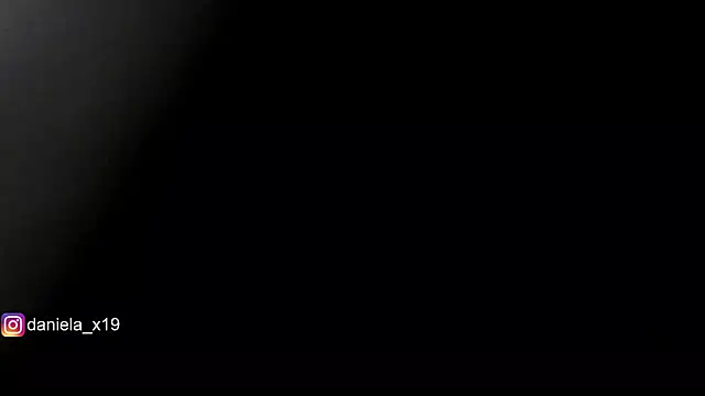 Snapshot of Daniela_x19 chatting on October 30, 12:34 am Daniela x19 online show from October 30, 12:34 am