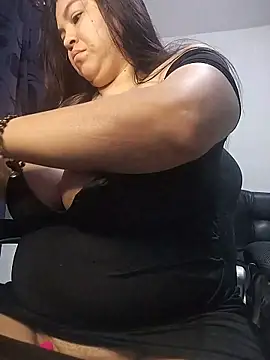 LucyDiamonds1 online show from February 17, 9:17 am