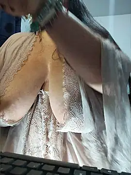 LucyDiamonds1 online show from March 29, 8:58 am