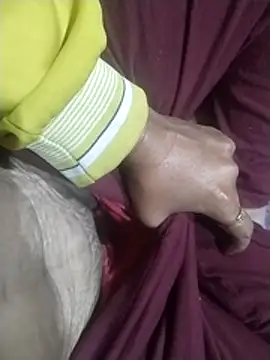 Snapshot of Hott_cutgirl chatting on November 12, 11:58 pm Hott cutgirl online show from November 12, 11:58 pm