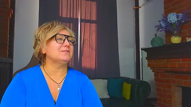 Snapshot of Marta_Wils chatting on November 6, 3:07 am Marta Wils online show from November 6, 3:07 am