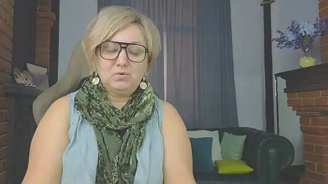 Snapshot of Marta_Wils chatting on November 11, 3:17 am Marta Wils online show from November 11, 3:17 am