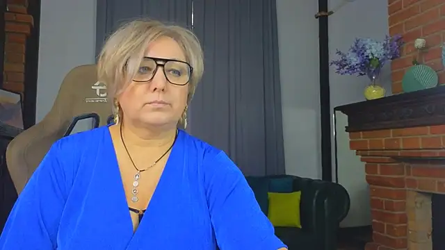 Snapshot of Marta_Wils chatting on November 13, 3:16 am Marta Wils online show from November 13, 3:16 am