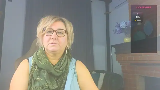 Snapshot of Marta_Wils chatting on November 21, 4:11 am Marta Wils online show from November 21, 4:11 am