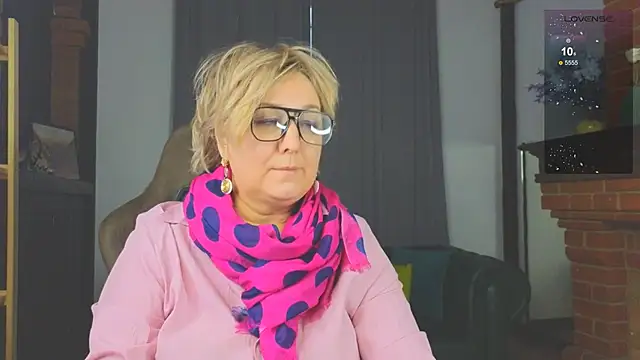 Snapshot of Marta_Wils chatting on December 1, 3:00 am Marta Wils online show from December 1, 3:00 am