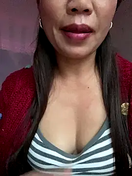 Snapshot of Milky-milk chatting on December 13, 11:43 pm Milky-milk online show from December 13, 11:43 pm