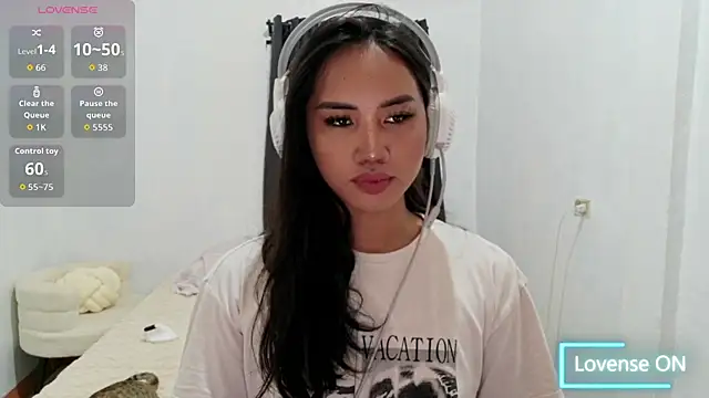 Divine Goddesss online show from April 19, 8:11 pm