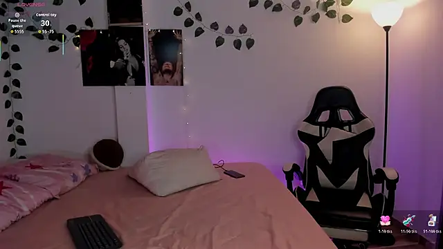 SophiieParkeer online show from November 6, 6:31 pm