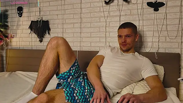 GarettVoss online show from October 29, 6:26 am