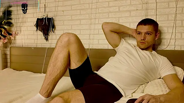 GarettVoss online show from November 3, 6:36 am