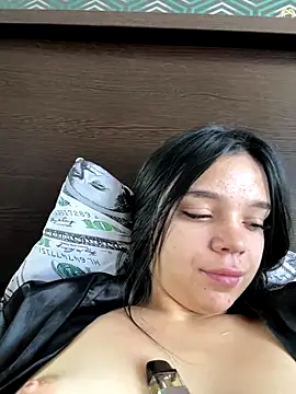 Snapshot of Tiffanysavelin chatting on September 26, 9:02 am Tiffanysavelin online show from September 26, 9:02 am