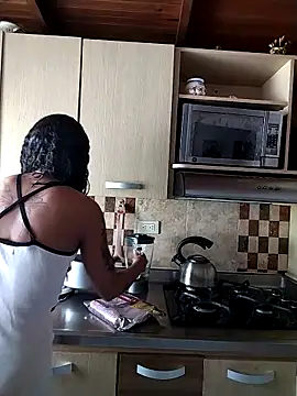 Snapshot of Suzanelee1 chatting on October 29, 2:30 pm Suzanelee1 online show from October 29, 2:30 pm